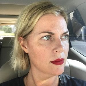 Meet your Posher, Lora